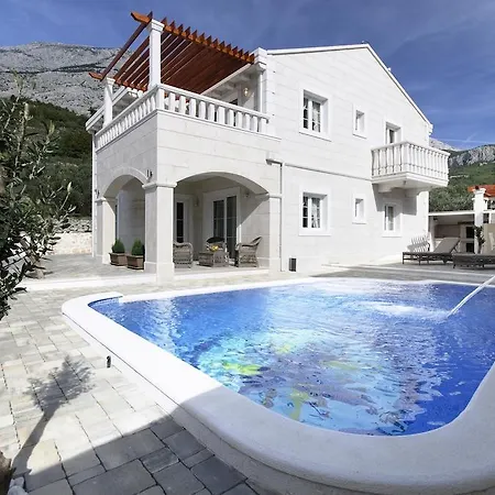 Villa Tomo Makarska