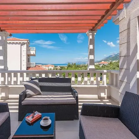 Tomo Villa Makarska